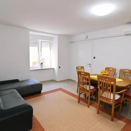 Tyson 2 Bedroom * Kraljevica